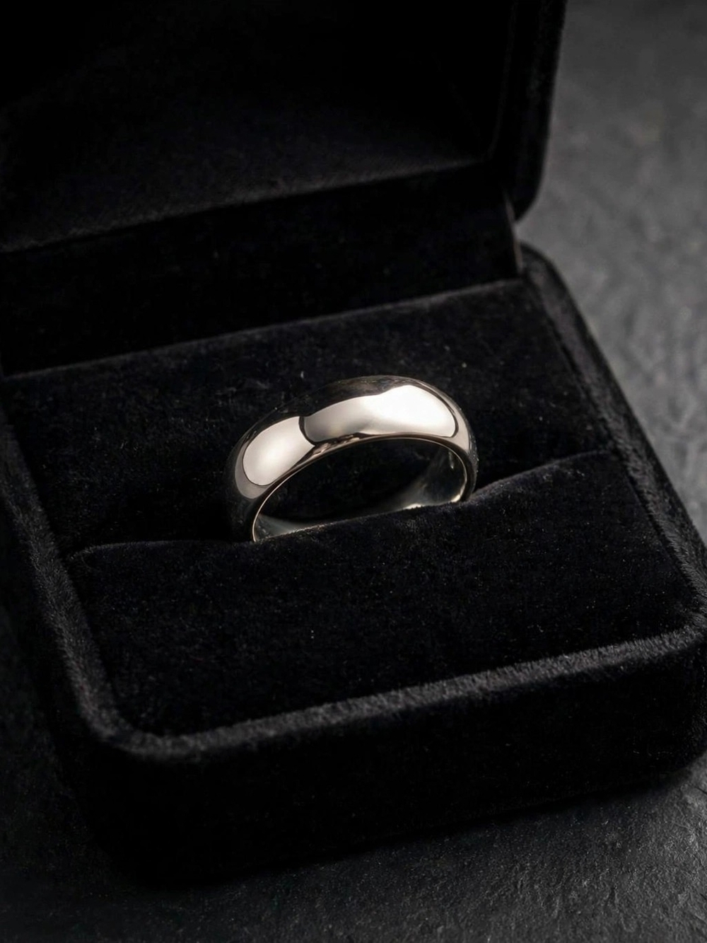 Classic Men's Polished Band Ring in Sterling Silver